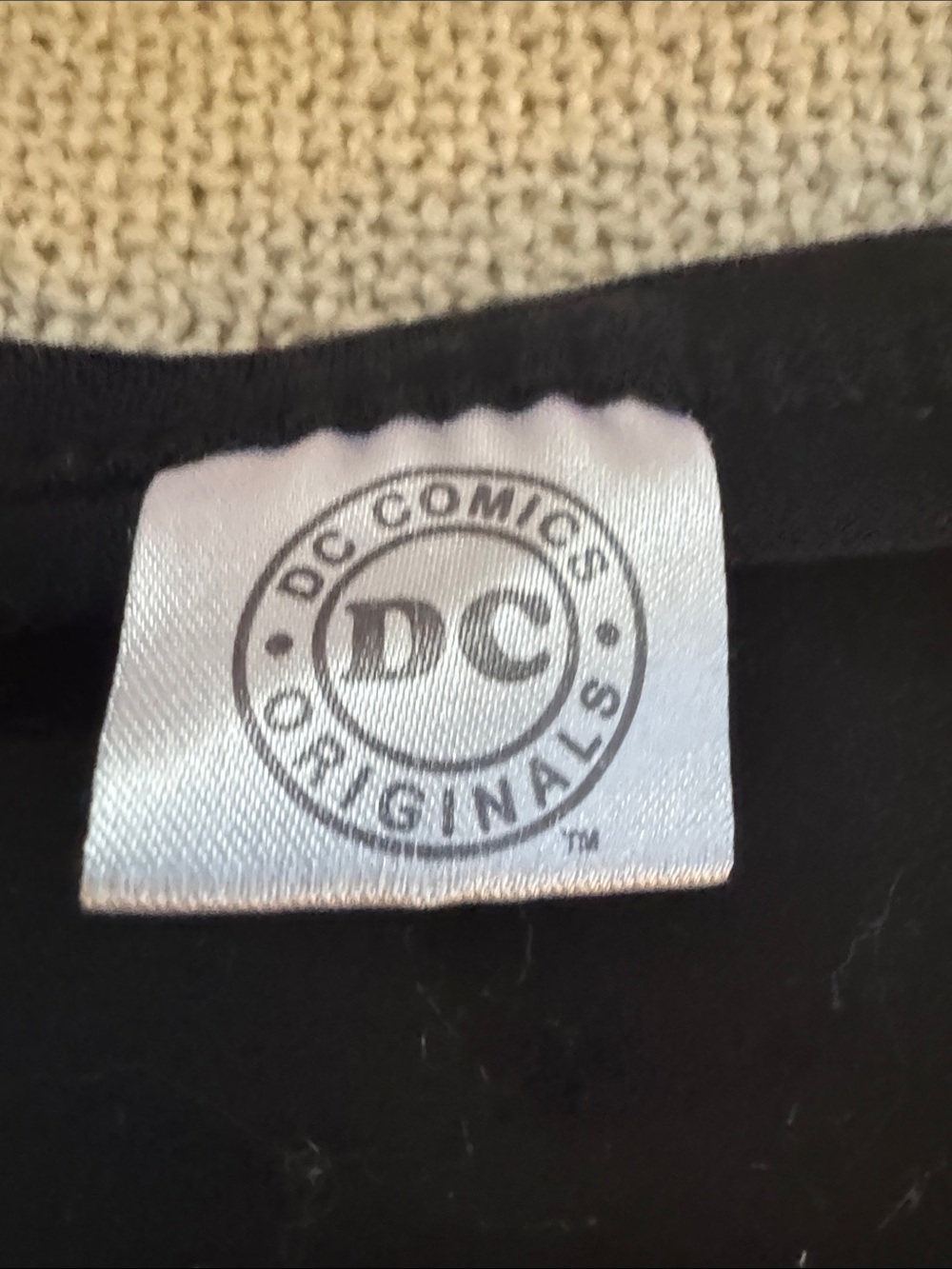 DC Comics Black and Gold Batman Glitter Costume Top no tag. But woman’s Med size - Picture 2 of 3